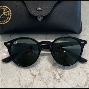 🖤🕶RAYBAN SUNGLASSES 😎